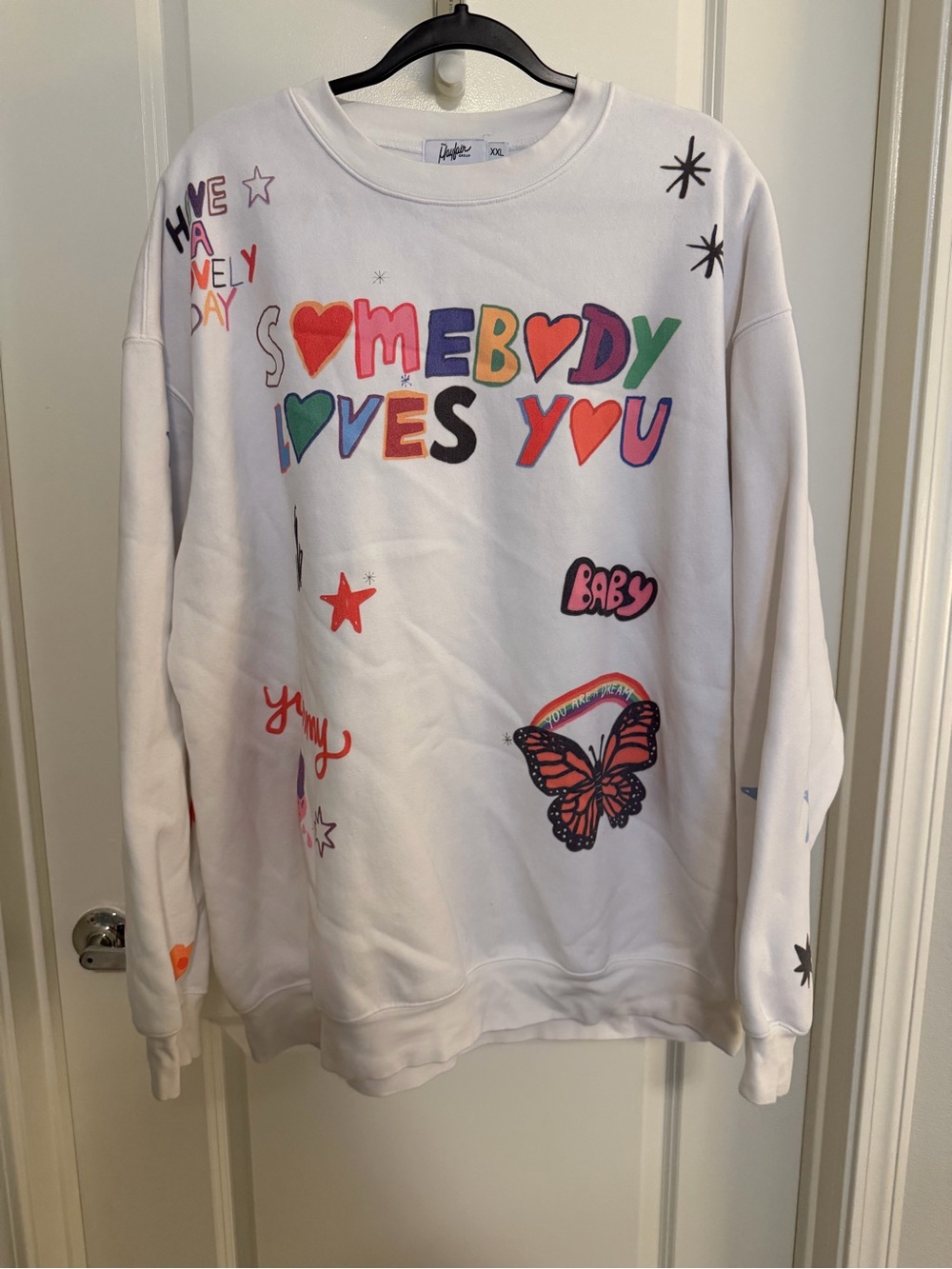 The Mayfield Group Somebody Loves You White Graphic Crewneck Sweatshirt